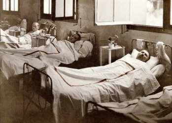 Sebesült katonák a Laffaux melletti csatatérről a Saint-Paul Kórházban az I. világháború alatt, Soissons, Aisne, Franciaország, 1917